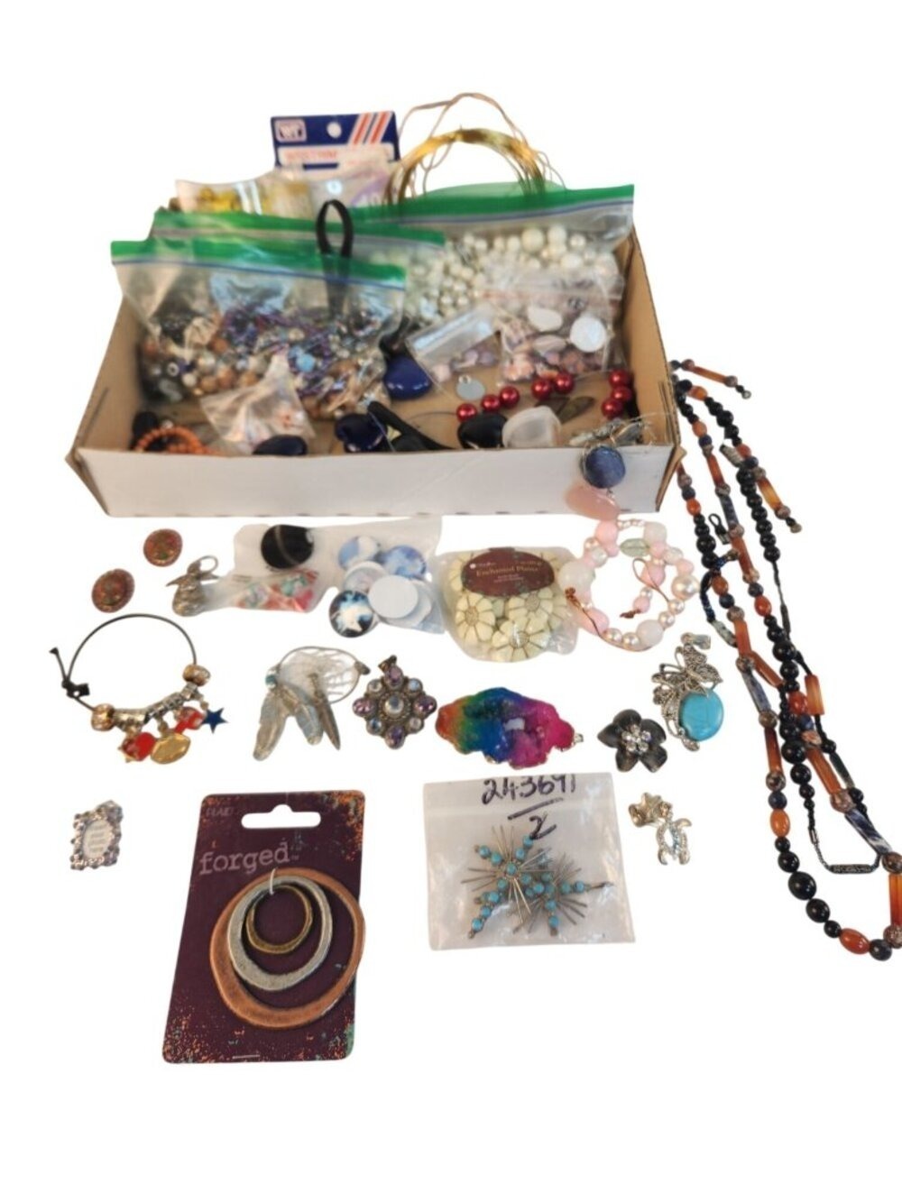 Lot Of 2.13 Lb Beading & Crafting Supplies Jewelry Making Kits Charms & Beads - Picture 3 of 6